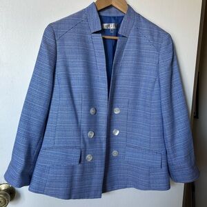Kasper Textured Blue Blazer for Women
Great condition -worn a couple of times